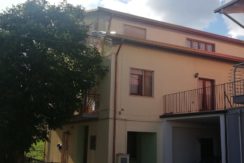 VENDE APPARTAMENTO MANSARDATO – SAN GIACOMO VENDE APPARTAMENTO MANSARDATO – SAN GIACOMO