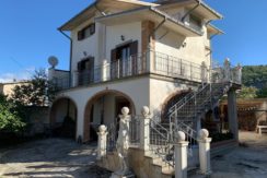 VENDE VILLA – VILLAGRANDE DI TORNIMPARTE VENDE VILLA – VILLAGRANDE DI TORNIMPARTE