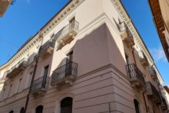 VENDE PALAZZETTO – CENTRO STORICO VENDE PALAZZETTO – CENTRO STORICO