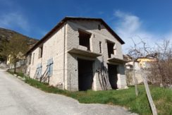 VENDE VILLA SINGOLA – CESE DI PRETURO