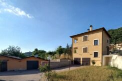 VENDE APPARTAMENTO IN VILLA BIFAMILIARE  –  FAGNANO ALTO