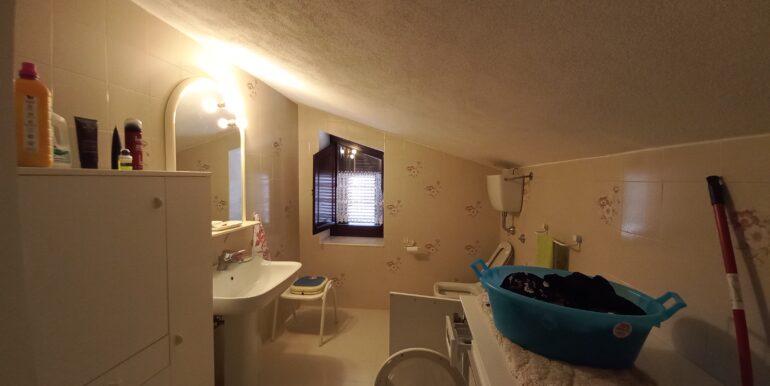 34 bagno2-mansarda