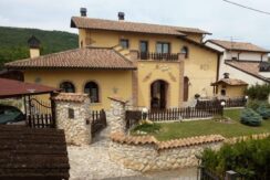 VENDE VILLA SINGOLA  – ROIO