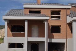 VENDE VILLA A SCHIERA – GIGNANO