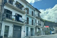 VENDE PORZIONE DI BIFAMILIARE – ANTRODOCO