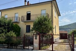 VENDE PORZIONE DI BIFAMILIARE – TORNIMPARTE