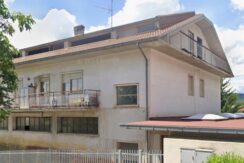 VENDE SEMI INDIPENDENTE – PIZZOLI