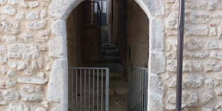 46 accesso2 dal vicolo