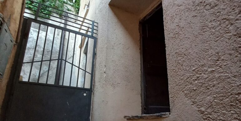 48a accesso cantina-locale rustico