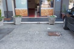 AFFITTA LOCALE COMMERCIALE – PETTINO