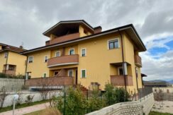 VENDE PORZIONE DI VILLA BIFAMILIARE – POGGIO PICENZE