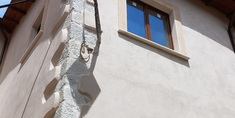 47 particolare facciata