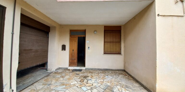 5 portico
