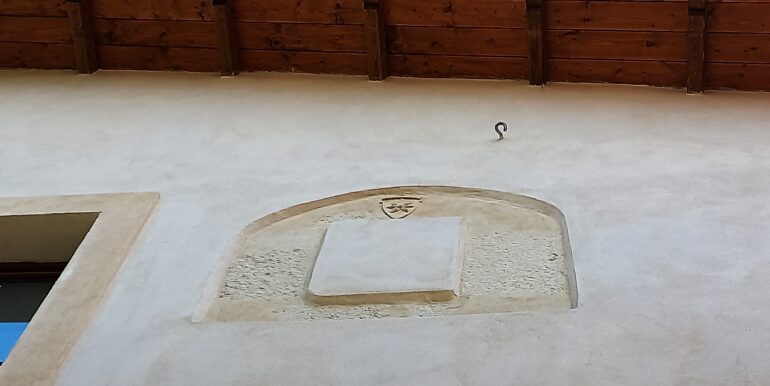8 particolare-della-facciata
