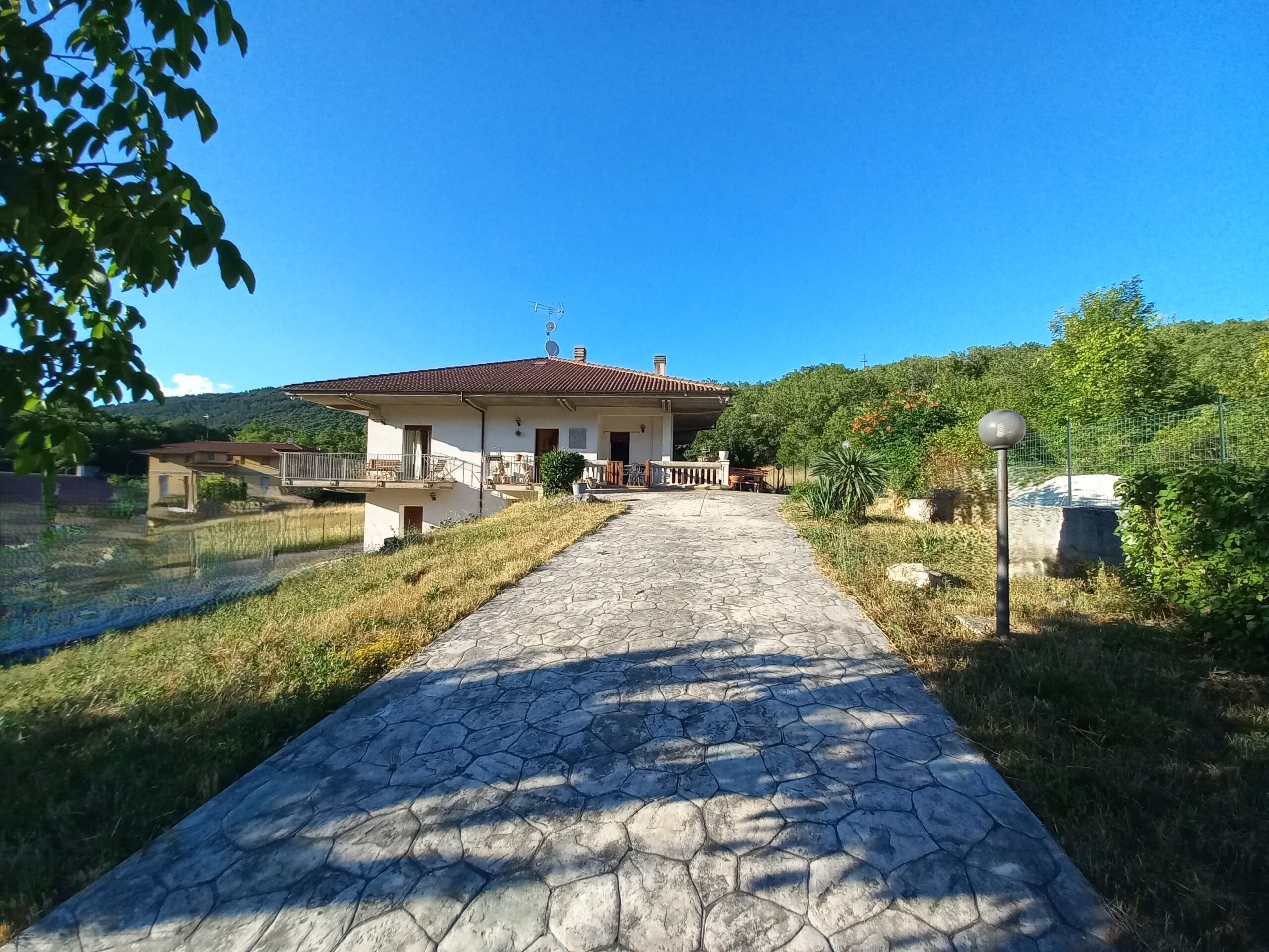 VENDE VILLA – FONTECCHIO