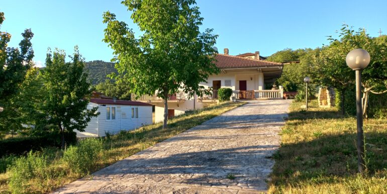 49 viale-accesso